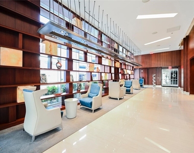 4525 Dean Martin Drive - Photo Thumbnail 2