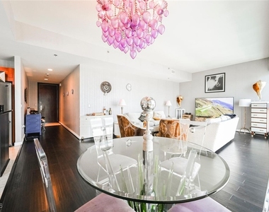 4525 Dean Martin Drive - Photo Thumbnail 21