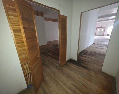 1007 Pine Street - Photo Thumbnail 24