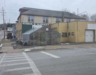 1007 Pine Street - Photo Thumbnail 4