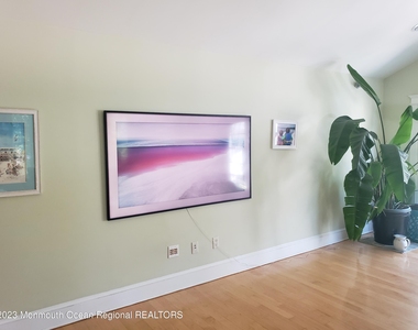 407 Chicago Boulevard - Photo Thumbnail 5