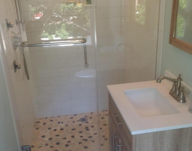 407 Chicago Boulevard - Photo Thumbnail 17