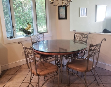 407 Chicago Boulevard - Photo Thumbnail 10