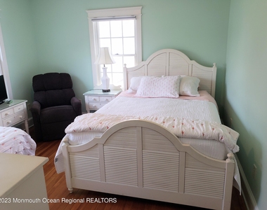 407 Chicago Boulevard - Photo Thumbnail 19