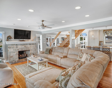 200 S Bayview Avenue - Photo Thumbnail 13