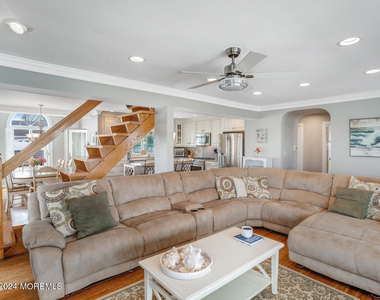 200 S Bayview Avenue - Photo Thumbnail 11