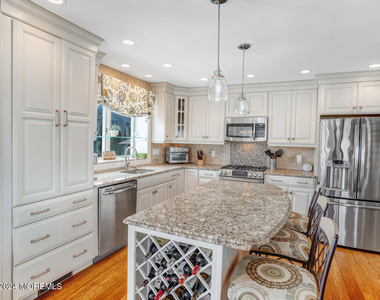 200 S Bayview Avenue - Photo Thumbnail 9