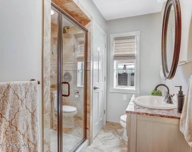 200 S Bayview Avenue - Photo Thumbnail 17