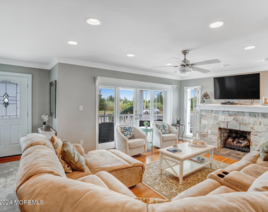 200 S Bayview Avenue - Photo Thumbnail 14