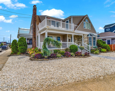 200 S Bayview Avenue - Photo Thumbnail 1