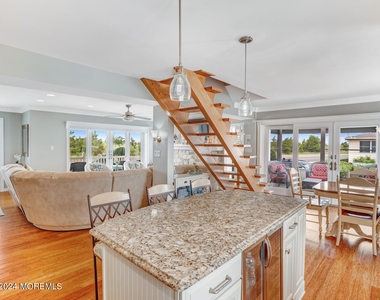 200 S Bayview Avenue - Photo Thumbnail 10