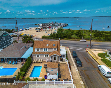 200 S Bayview Avenue - Photo Thumbnail 6