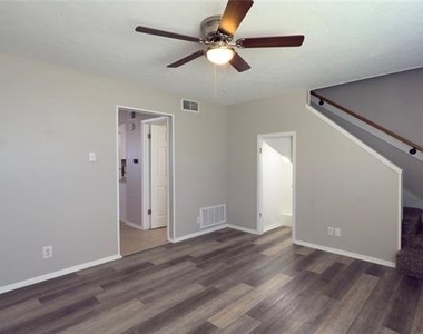 1905 W Morton Street - Photo Thumbnail 2