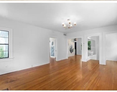 4039 Roswell Street - Photo Thumbnail 11