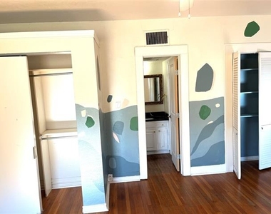 4039 Roswell Street - Photo Thumbnail 14