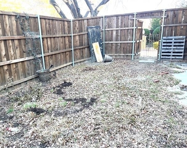 4039 Roswell Street - Photo Thumbnail 17