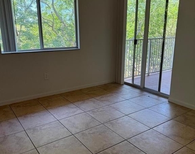 2941 Riverside Drive - Photo Thumbnail 8