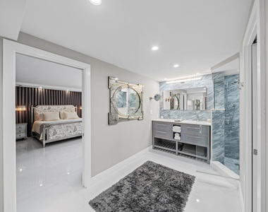 1151 N Fort Lauderdale Beach Boulevard - Photo Thumbnail 13