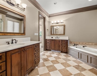 501 Samuels Avenue - Photo Thumbnail 24