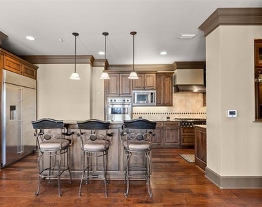 501 Samuels Avenue - Photo Thumbnail 4