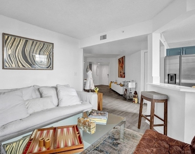 520 Se 5th Avenue - Photo Thumbnail 3