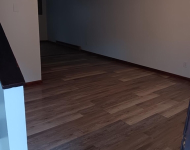 304 Kristin Lane - Photo Thumbnail 6