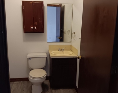 304 Kristin Lane - Photo Thumbnail 2