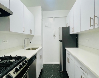 East 57th Street / Third Avenue - Photo Thumbnail 9