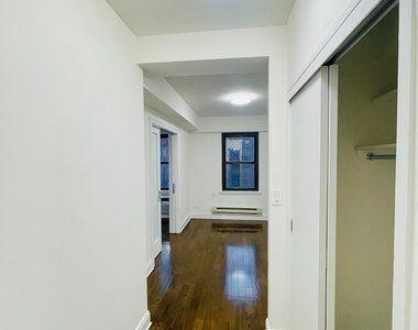 East 57th Street / Third Avenue - Photo Thumbnail 7