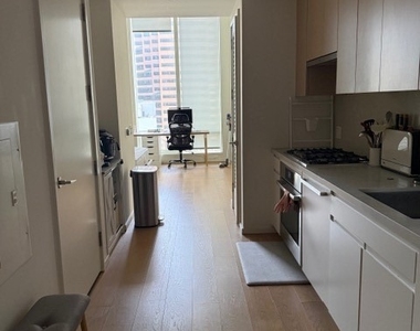 877 Francisco - Photo Thumbnail 1