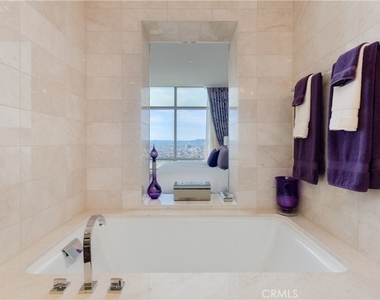 900 W Olympic Boulevard - Photo Thumbnail 9
