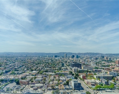 900 W Olympic Boulevard - Photo Thumbnail 13