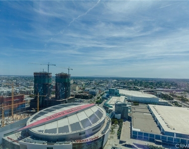 900 W Olympic Boulevard - Photo Thumbnail 14