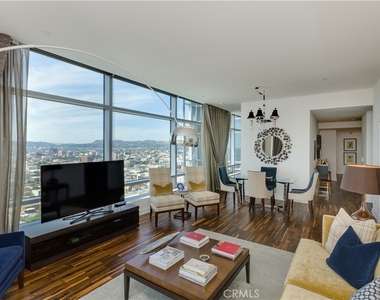 900 W Olympic Boulevard - Photo Thumbnail 1