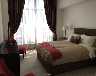 900 W Olympic Boulevard - Photo Thumbnail 10