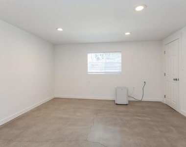 1432 12th Street - Photo Thumbnail 8