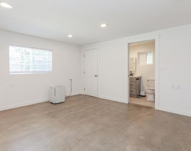 1432 12th Street - Photo Thumbnail 9