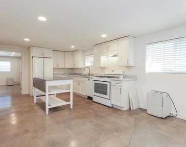 1432 12th Street - Photo Thumbnail 4