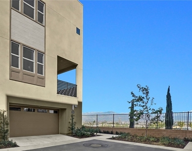 1958 Hollyleaf Terrace - Photo Thumbnail 2