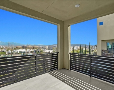 1958 Hollyleaf Terrace - Photo Thumbnail 21