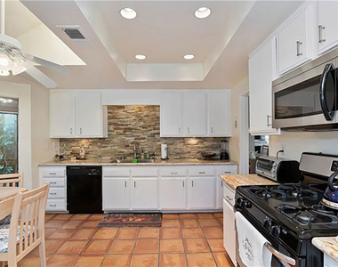 8 Las Cruces Lane - Photo Thumbnail 10