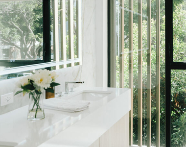 350 N Palm Drive - Photo Thumbnail 9