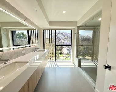 350 N Palm Drive - Photo Thumbnail 10