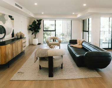 350 N Palm Drive - Photo Thumbnail 4
