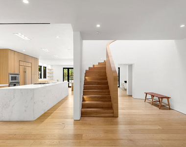 1001 Hanover Drive - Photo Thumbnail 9