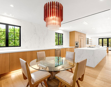 1001 Hanover Drive - Photo Thumbnail 11