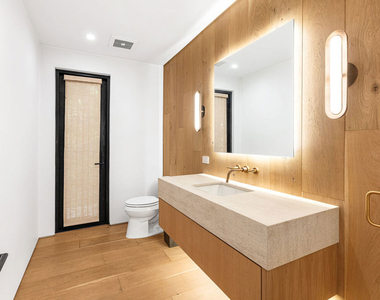 1001 Hanover Drive - Photo Thumbnail 18