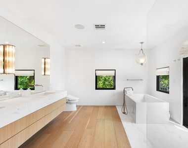 1001 Hanover Drive - Photo Thumbnail 27
