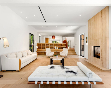 1001 Hanover Drive - Photo Thumbnail 8