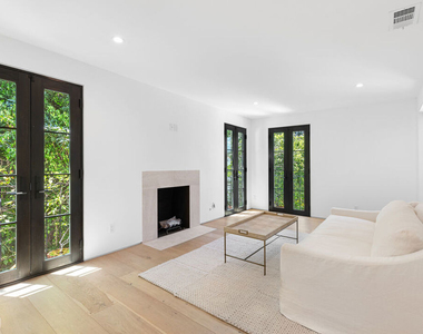 1001 Hanover Drive - Photo Thumbnail 23